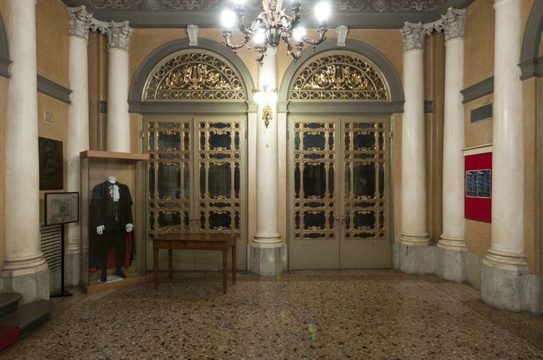 Piacenza, Teatro Municipale, foyer (foto Andrea Scardova, IBC) 2016